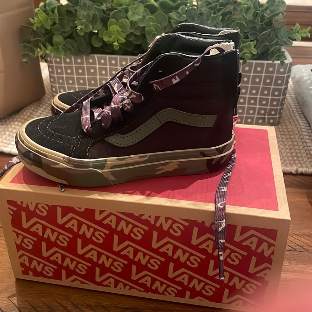 New in box Van shoes